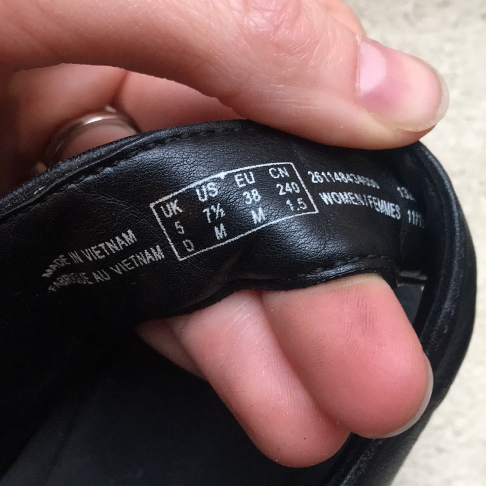 Clarks sandals - Picture 7 of 7